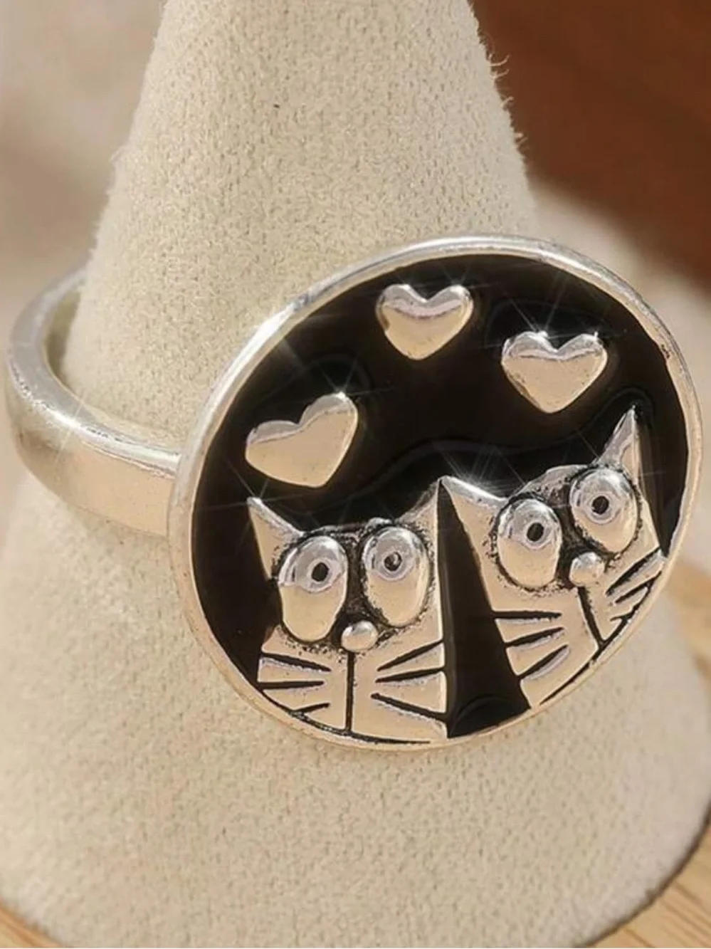 Cats In Love Ring